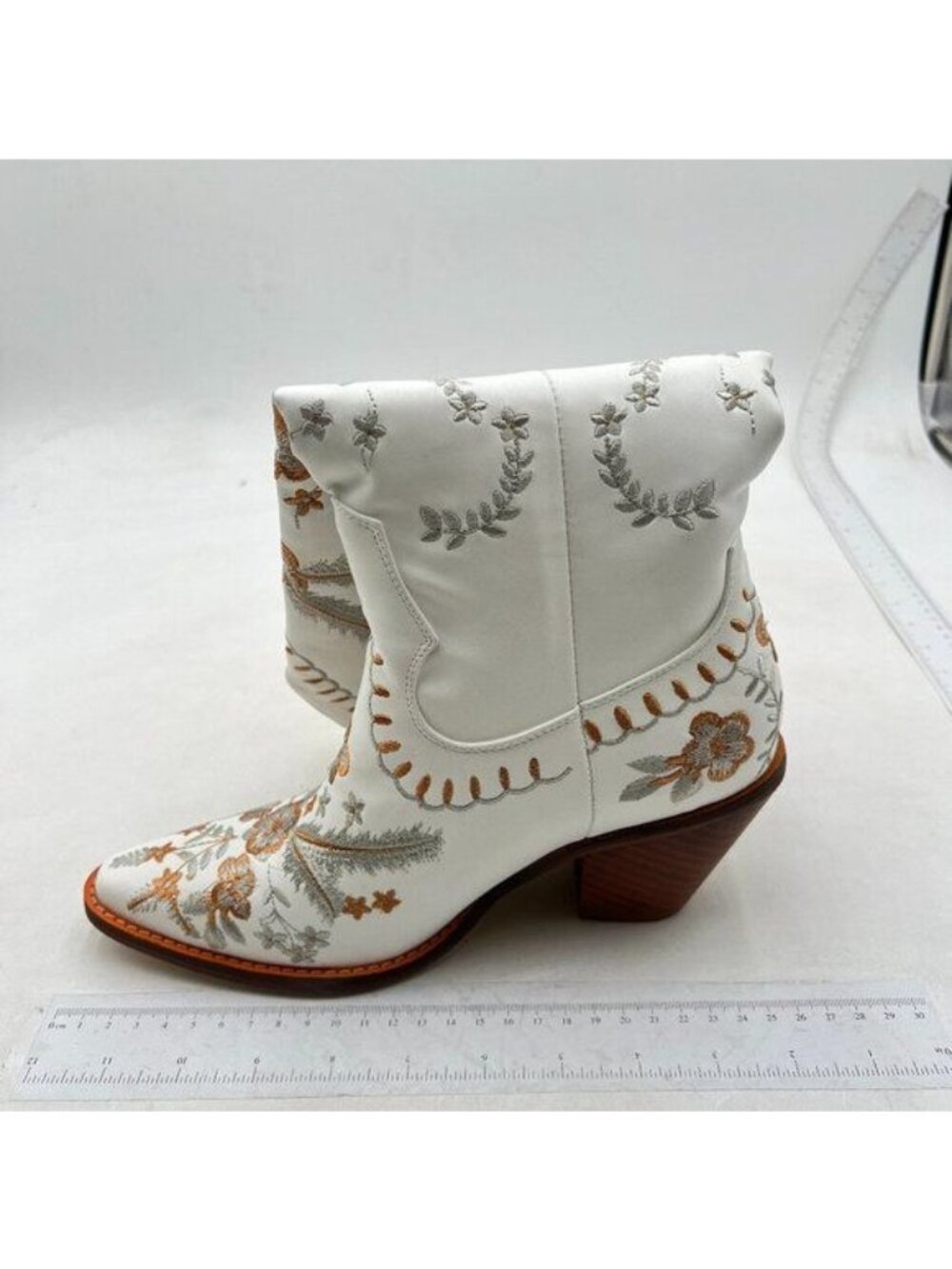 White Women's Floral Embroidered Western Cowboy Boot Cute Knee High Cowgirl Boot